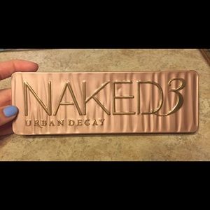 Naked 3 eyeshadow palette